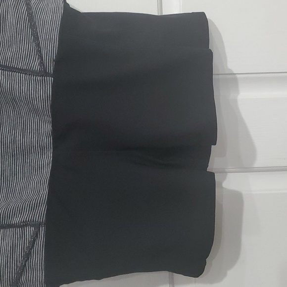 Athleta Gray Metro Stripped Zip Pockets Skort Size Small - Picture 6 of 6